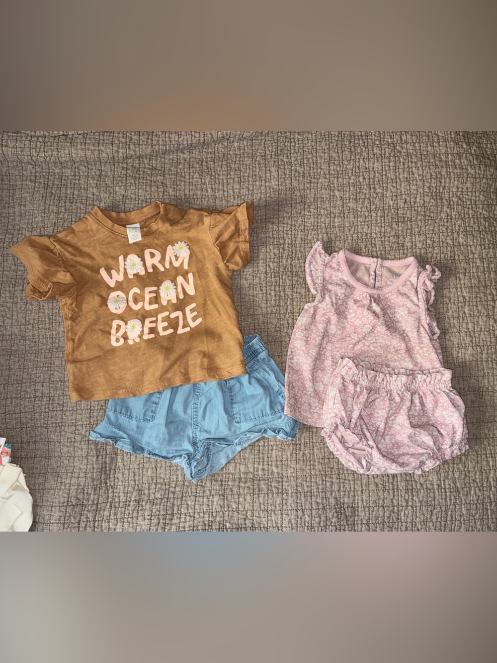 GAP Brown 'Warm Ocean Breeze' Graphic Tee